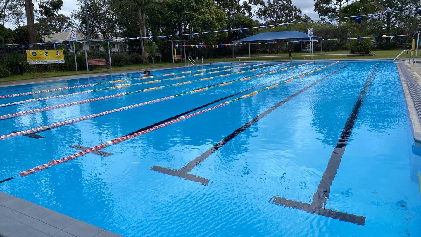 Featured is the 25m outdoor swimming pool at TIlligerry Aquatic Centre